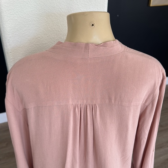REVEROF women’s salmon pink V-neck draped long sleeve blouse size med - Picture 6 of 8